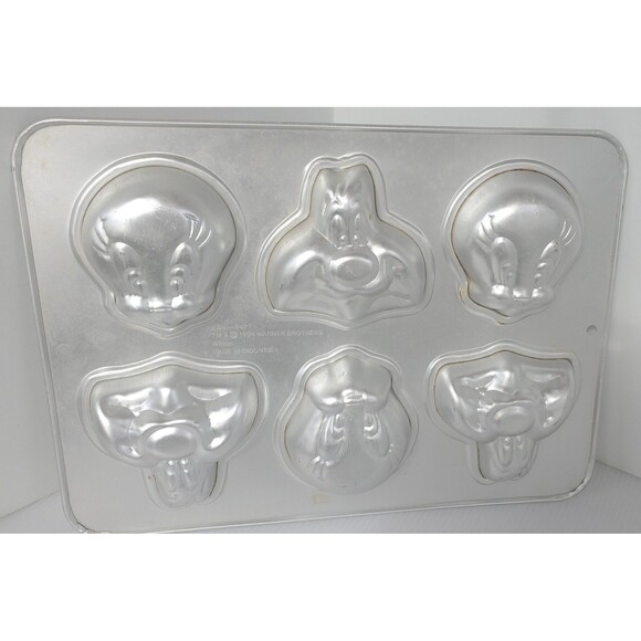 VTG Wilton Looney Tunes Sylvester & Tweety Bird Mini Cake Pan Cupcakes 6 Cavity - Picture 1 of 7